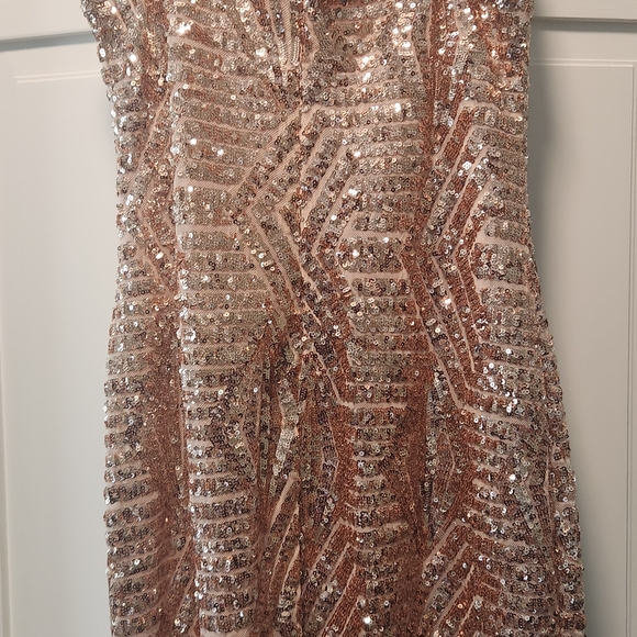 VENUS Rose Gold Sequin V-Neck Mini Dress - Picture 8 of 10